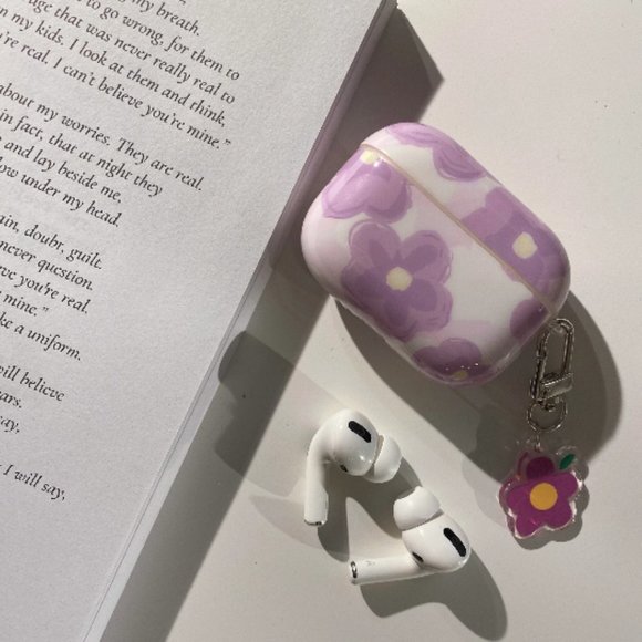 AIRPODS PRO CASE Purple Flower Case + Cute Keychain - Picture 3 of 4